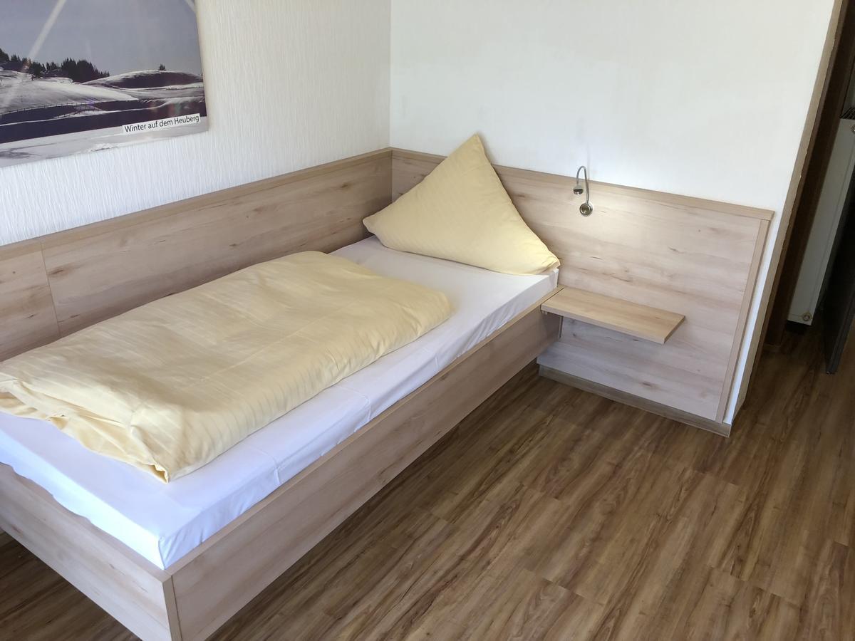 Hotel Heuberger Hof, Wehingen Экстерьер фото
